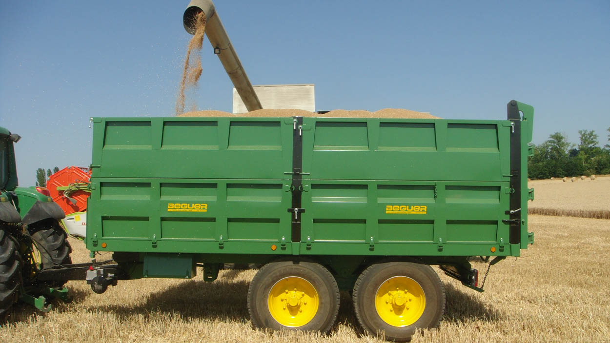 Remolc agrícola tàndem Beguer de gran capacitat per a treballs intensius al camp